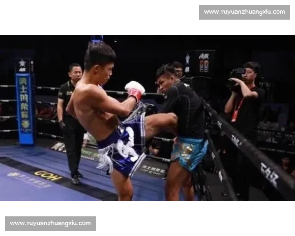 萨曼柴双连踢爆头终结！这腿法堪称泰拳暴力美学范本
