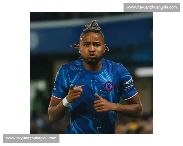 恩昆库：与马雷斯卡畅聊意甲 气球庆祝藏父子温情